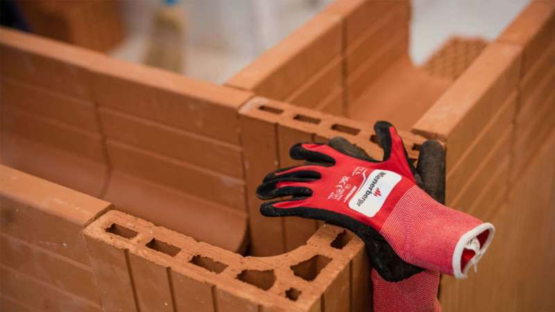 Gyakorlat teszi a mestert – nagy sikerrel zajlik a Wienerberger szakmai képzéssorozata